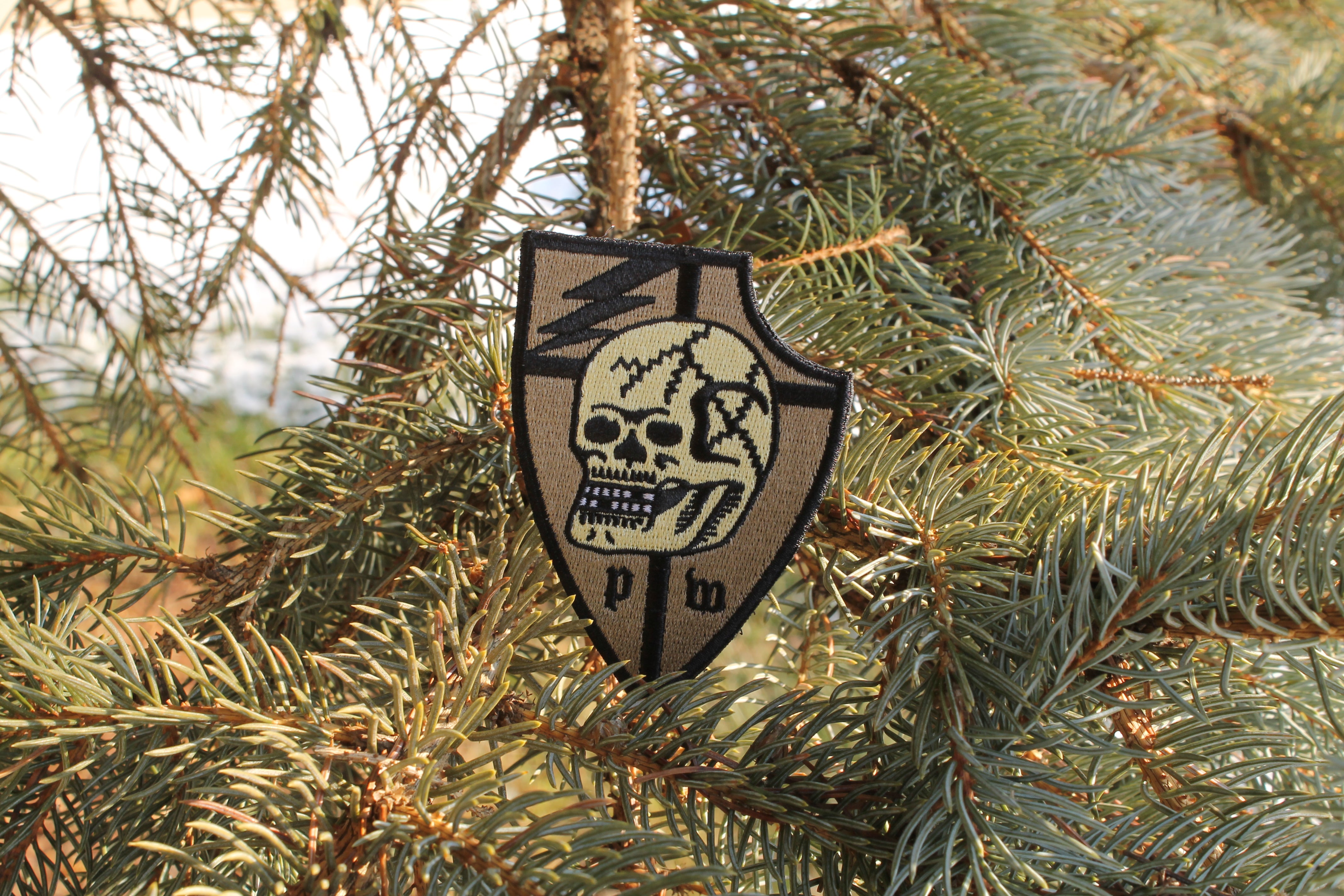 Olive Grey Draugr Shield – PINEWATCH